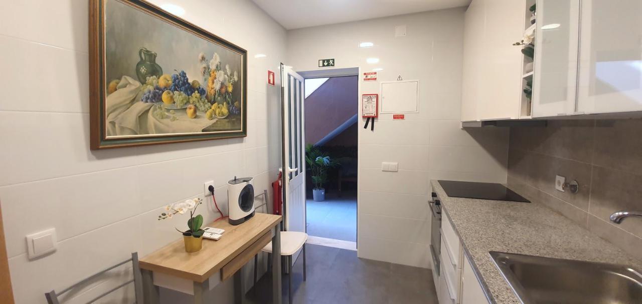 Afonso Galo Guest Apartments II Almada Kültér fotó